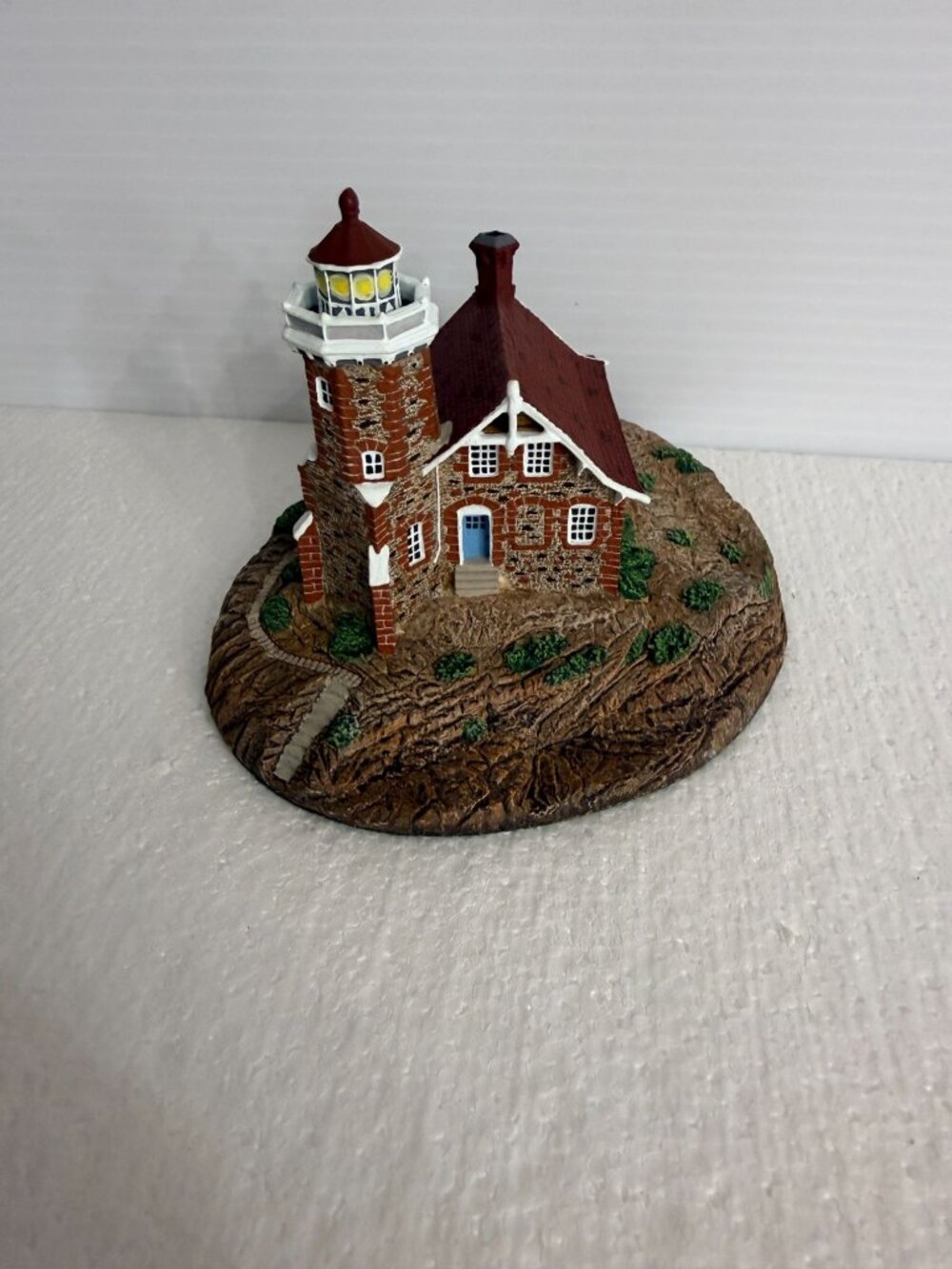 Passage Island Lighthouse Sculpture By Danbury Mint 1994 Historic American Light